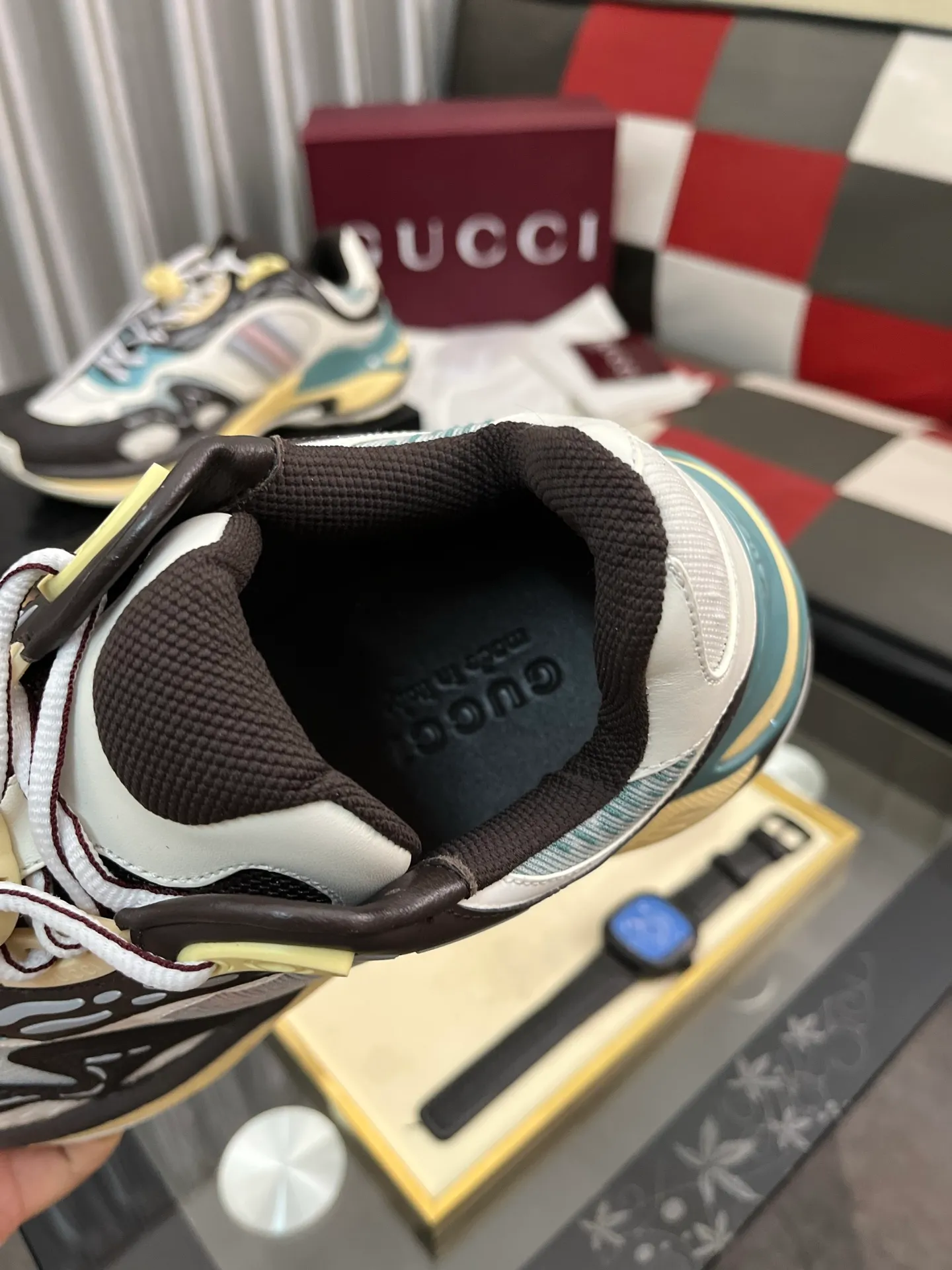 Men's men's shoes 💰1040⌚️⌚️GUCCI Gucci's new dad shoes 🇮🇹Top version🇮🇹🔜Purchasing level High version: The original disassembly took more than 3 months to develop 1:1, the version has been upgraded again, chips, packaging, imported mesh, all made with computerized cars Couple 👫 style 🔜Versatile in all seasons🔜 Fashion🔜 Personality 🔜Distinctive 🔵Full range of layouts, welcome to inquire for pictures Outsole: The latest original developed TPU vacuum Upper: Original mesh, super breathable 💯Full set of packaging Medium and low belt LOGO Size: Women's size 35-40 Men's size 38-45 (38 45 customized
